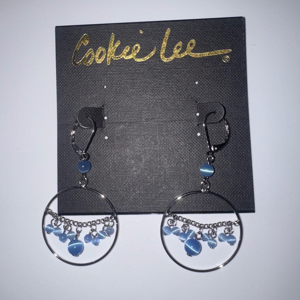 NWT Vintage Cookie Lee Silver Blue Cats Eye Bead Chandelier Leverback Earrings
